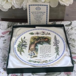 Alice in wonderland collector plate new in box